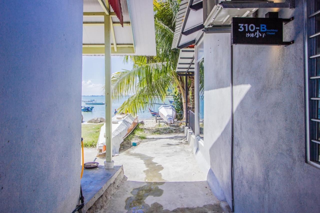 Beachboy Chalet By The Beach Bukit Lada Eksteriør bilde